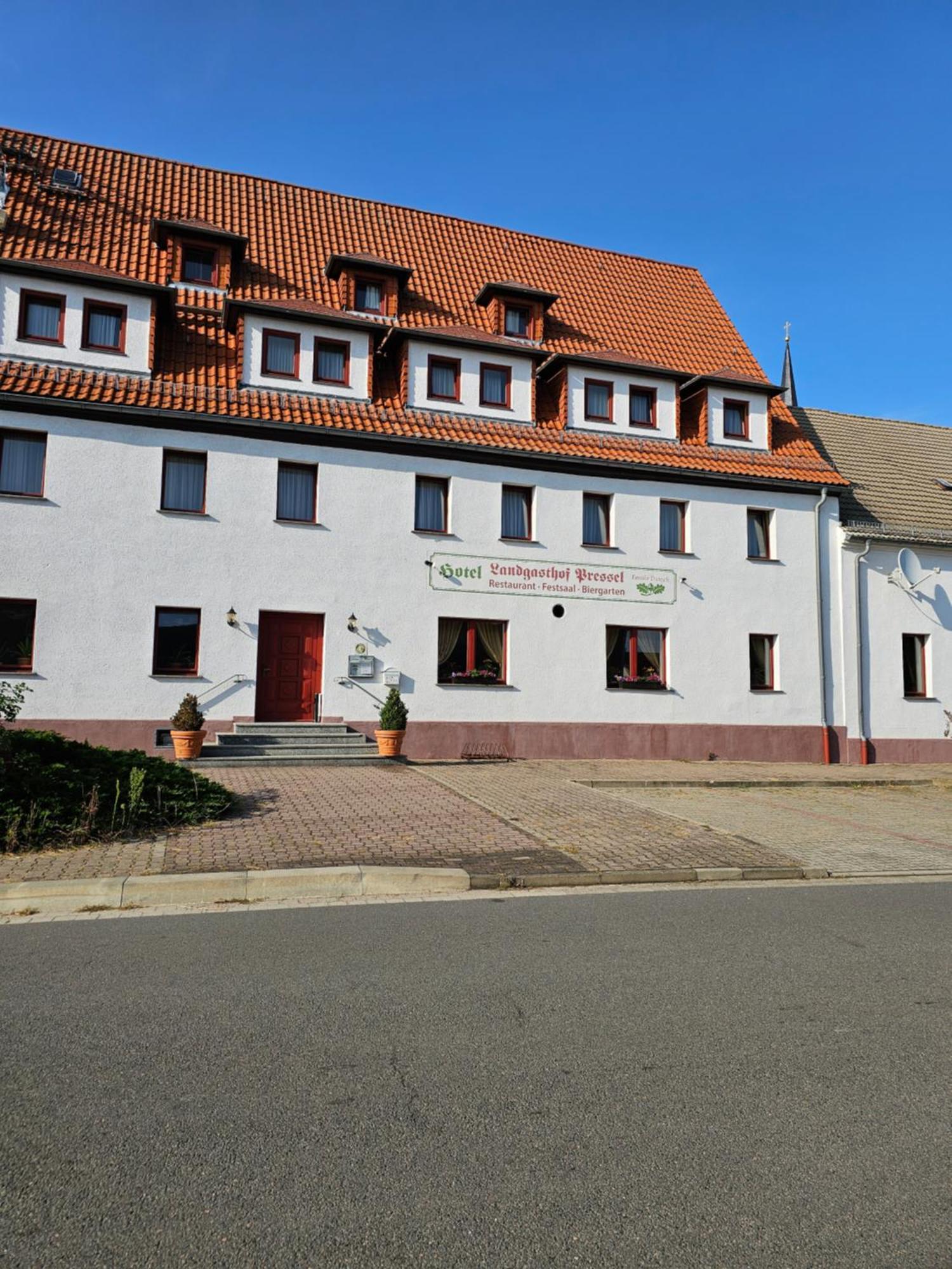 Hotel Landgasthof Pressel 外观 照片